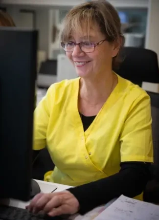 secrétaire médicale au cabinet d orthodontie d Aigues-Mortes