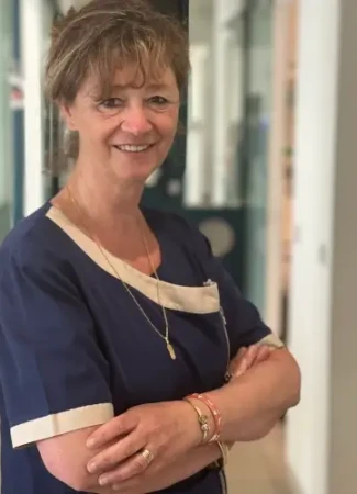 secrétaire dentaire du cabinet d'orthodontie d Aigues-Mortes